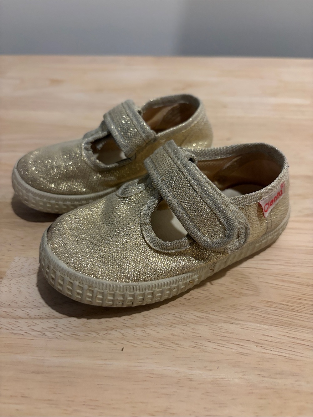 Cienta Kids Sparkle Mary Jane Shoes in Gold Size 21 EU